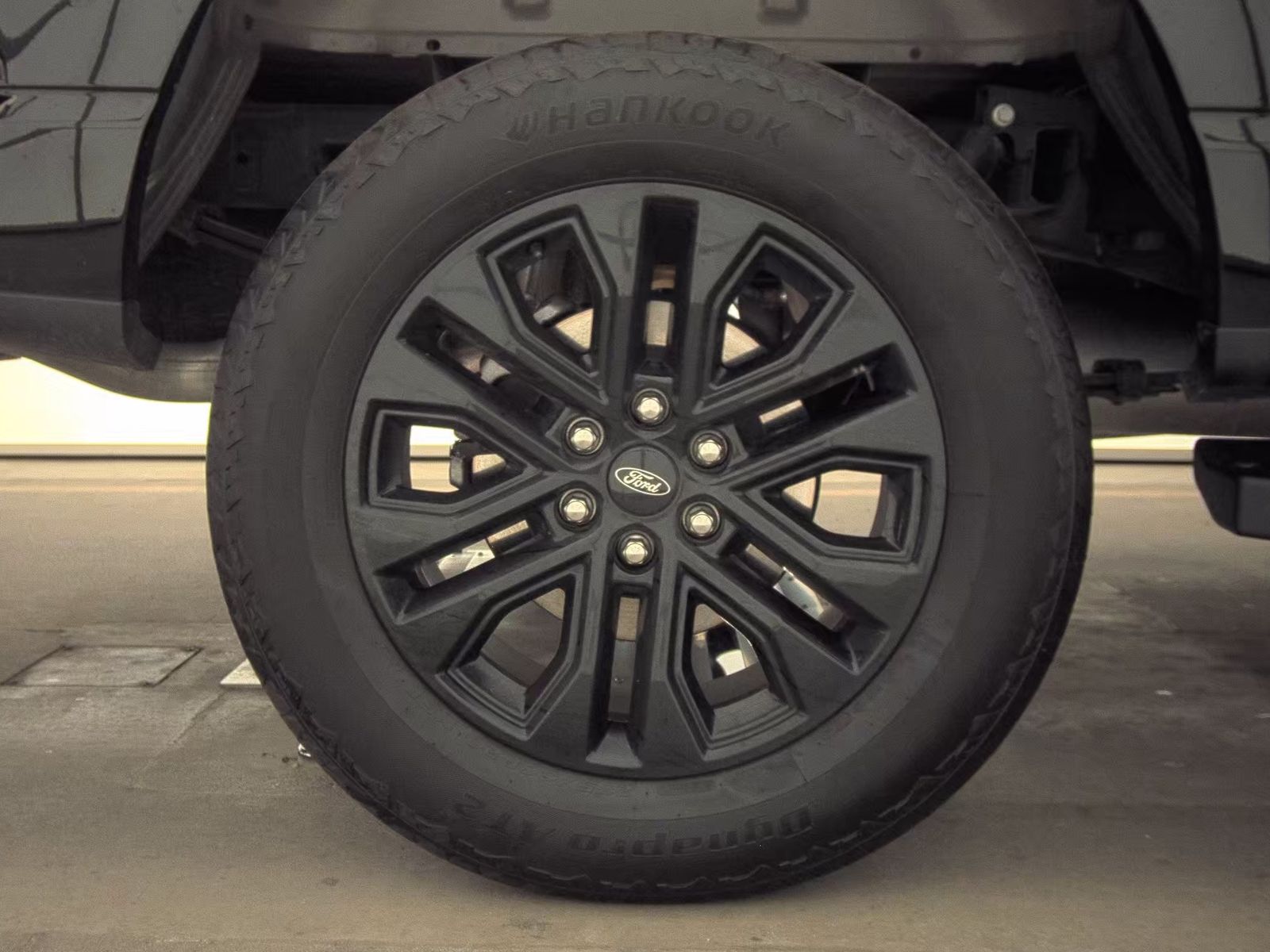 2025 Ford F-150 Lariat AWD