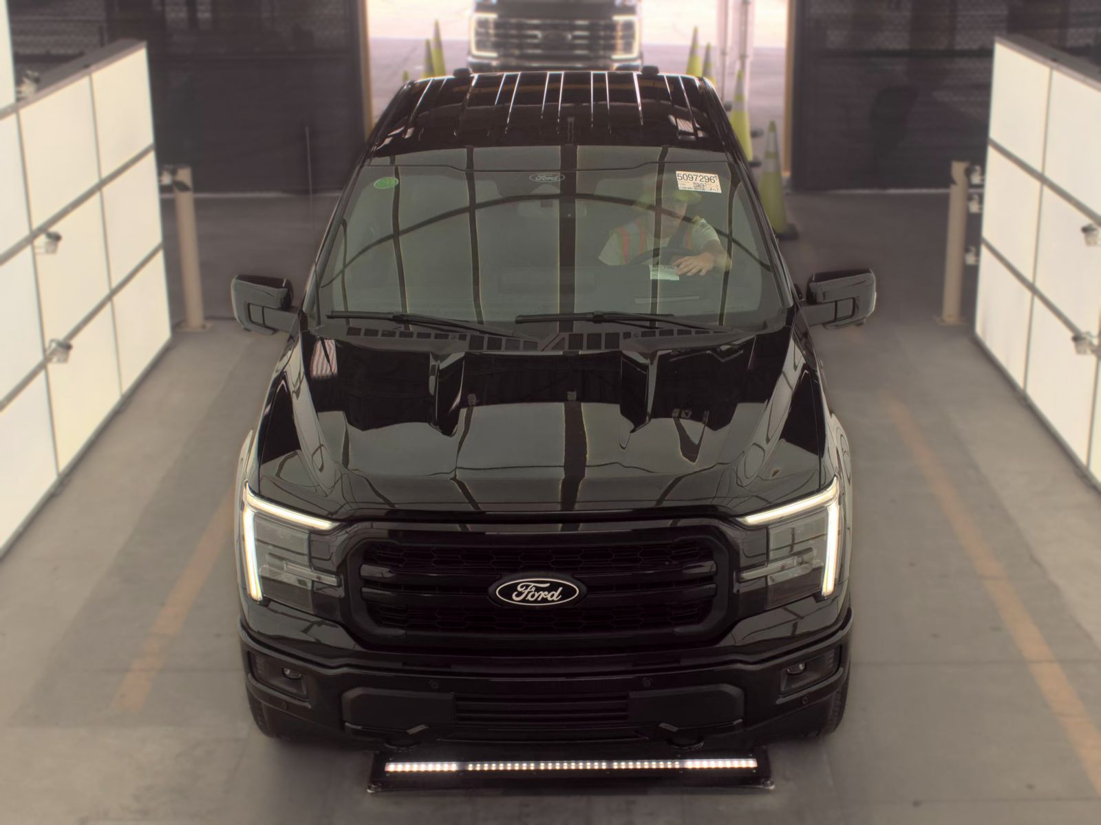 2025 Ford F-150 Lariat AWD