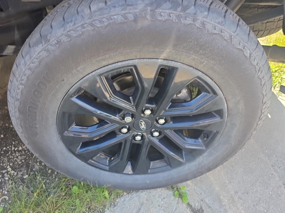 2025 Ford F-150 Lariat AWD