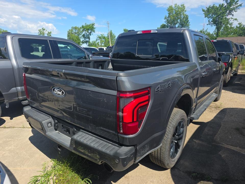 2025 Ford F-150 Lariat AWD