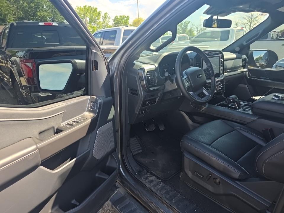 2025 Ford F-150 Lariat AWD
