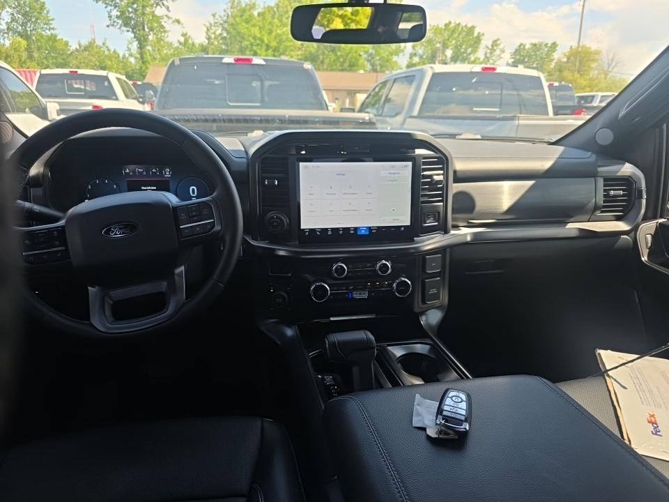 2025 Ford F-150 Lariat AWD