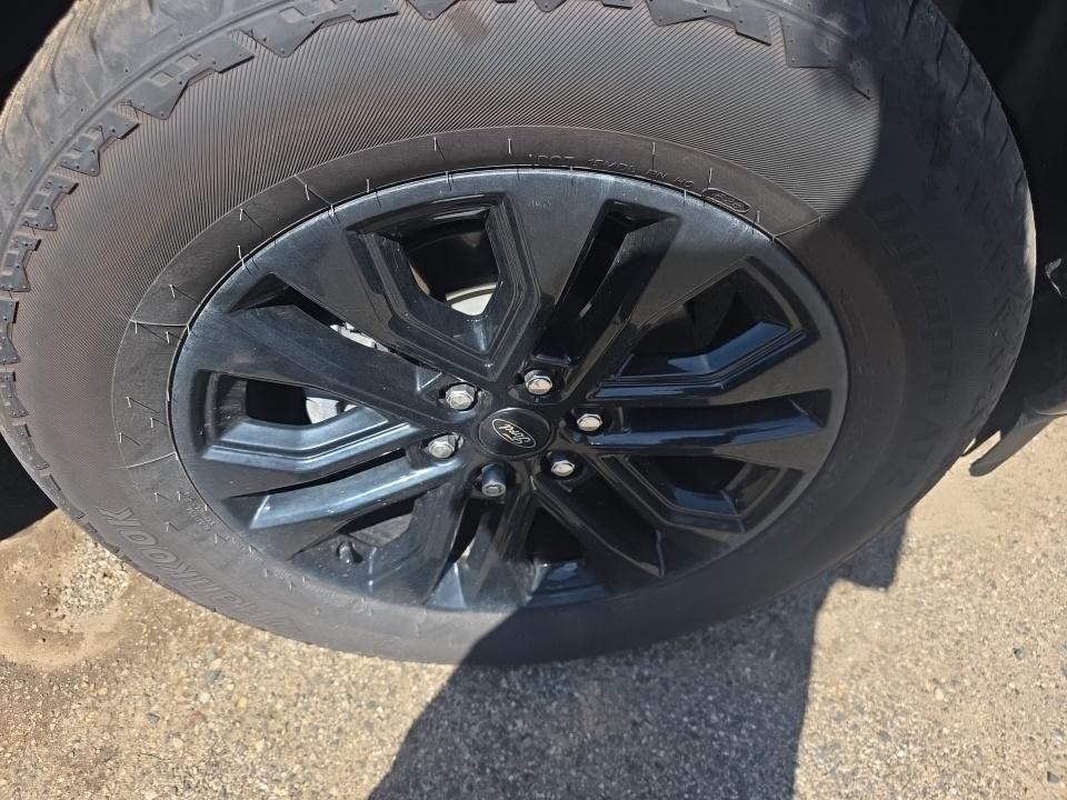 2025 Ford F-150 Lariat AWD