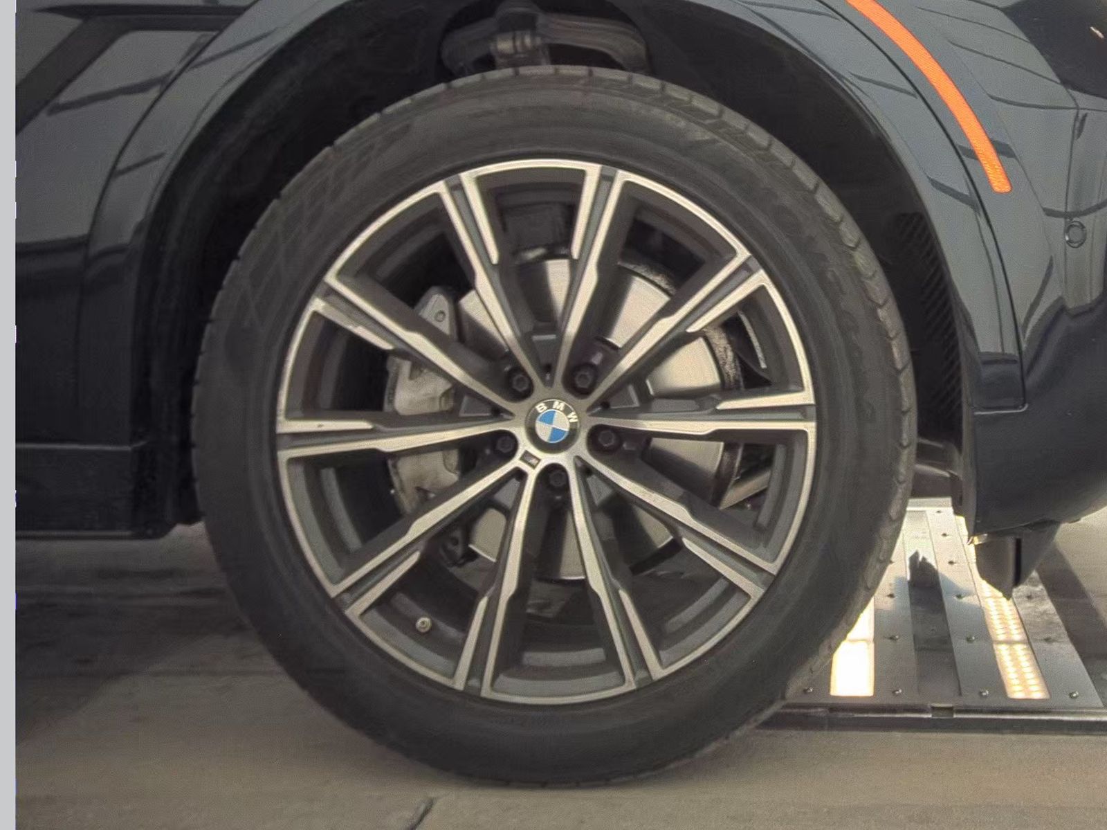 2025 BMW X6 xDrive40i AWD
