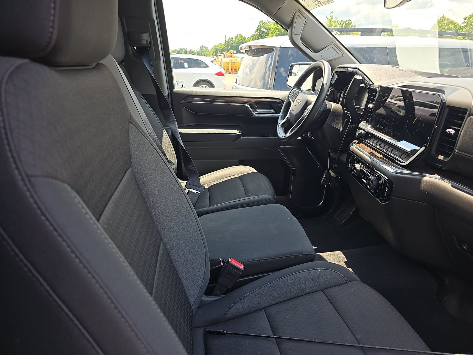 2024 Chevrolet Silverado 1500 LT AWD