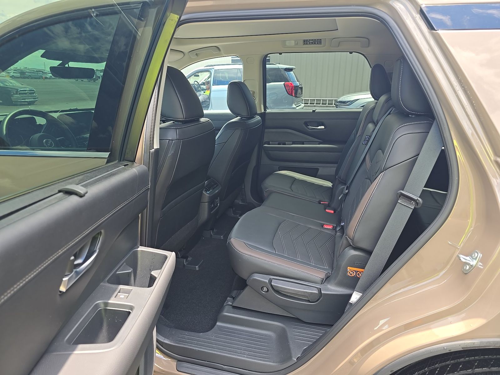 2025 Nissan Pathfinder Platinum AWD