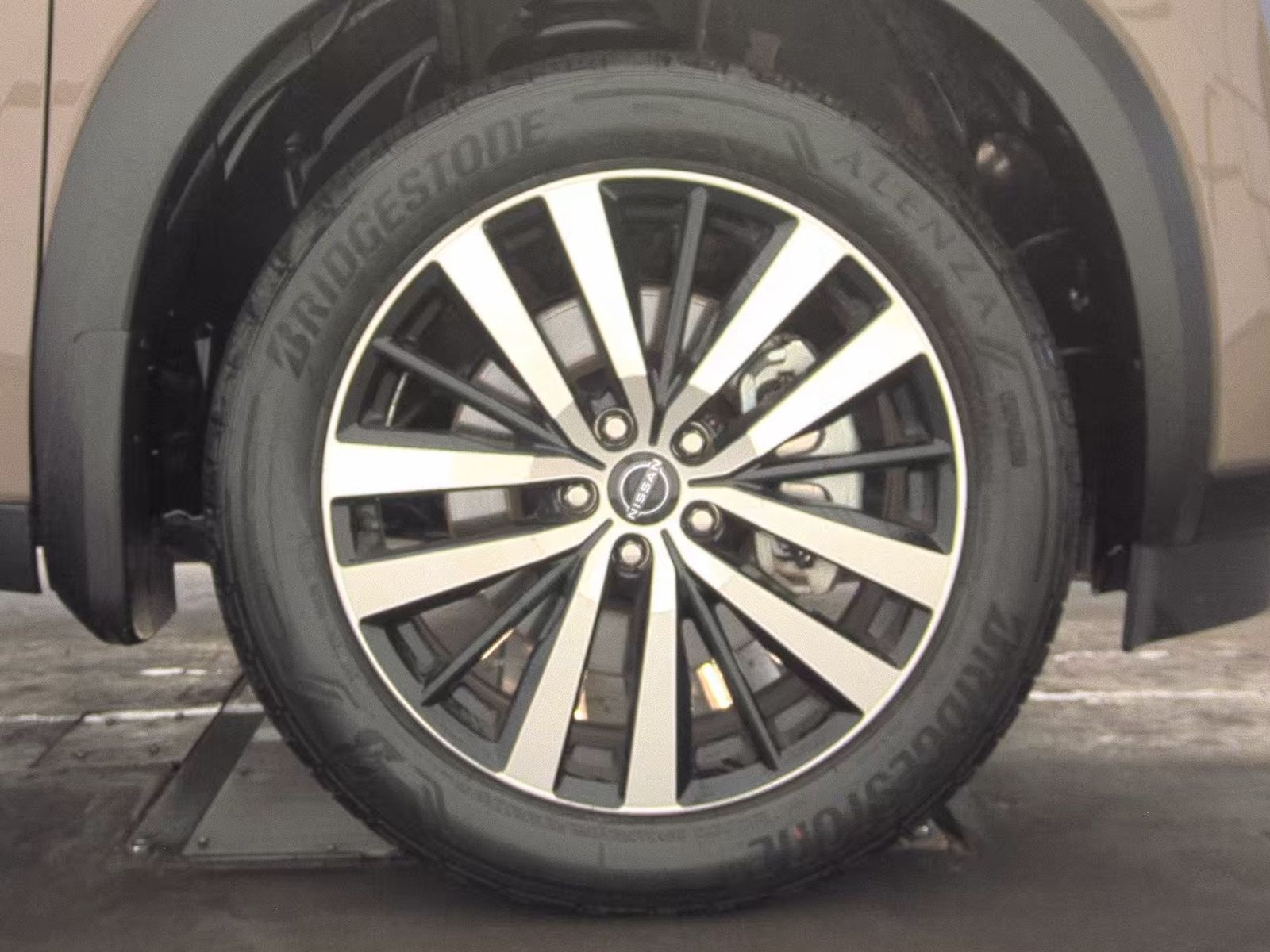 2025 Nissan Pathfinder Platinum AWD