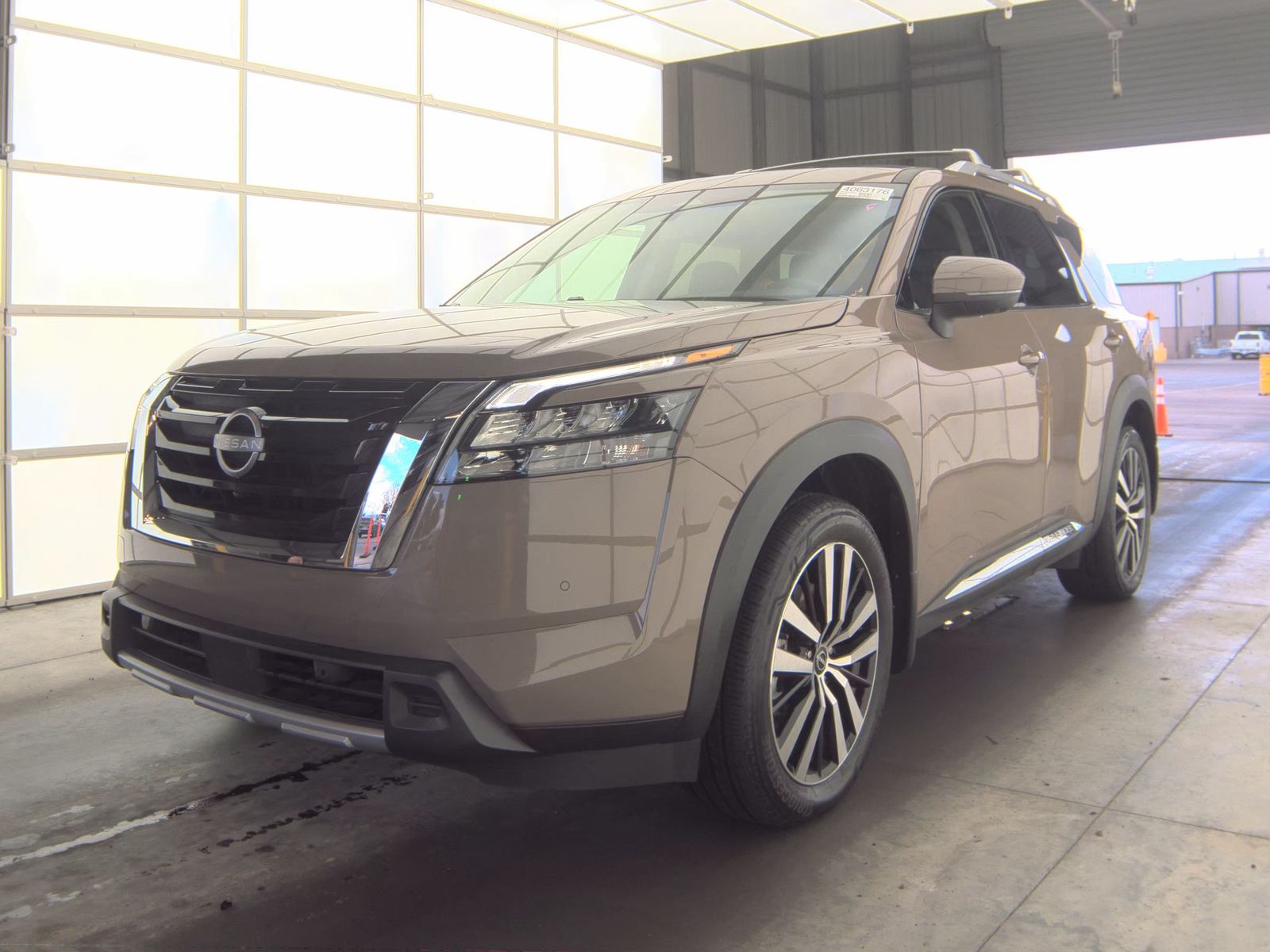 2025 Nissan Pathfinder Platinum AWD