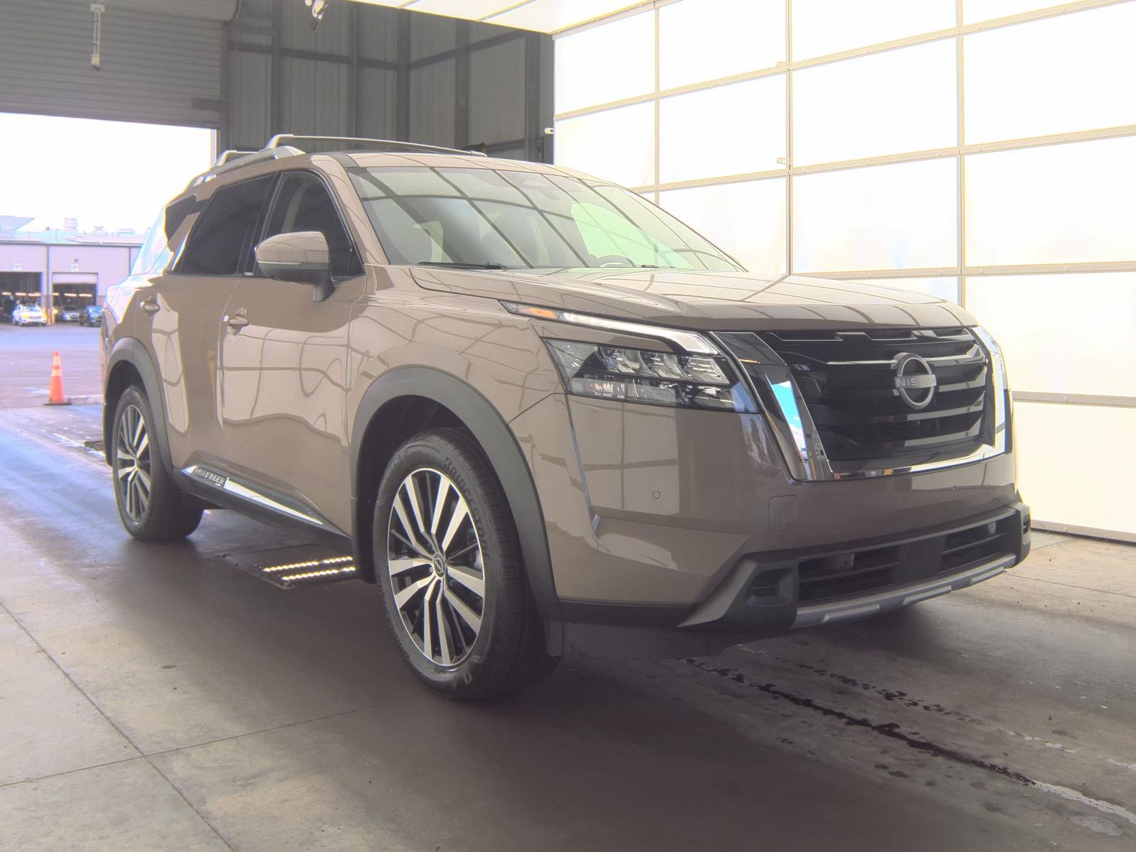 2025 Nissan Pathfinder Platinum AWD