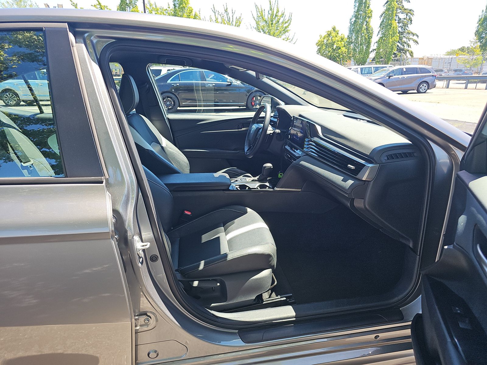 2025 Toyota Camry SE AWD
