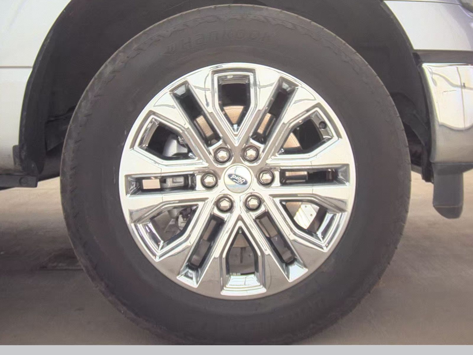 2025 Ford F-150 Lariat AWD