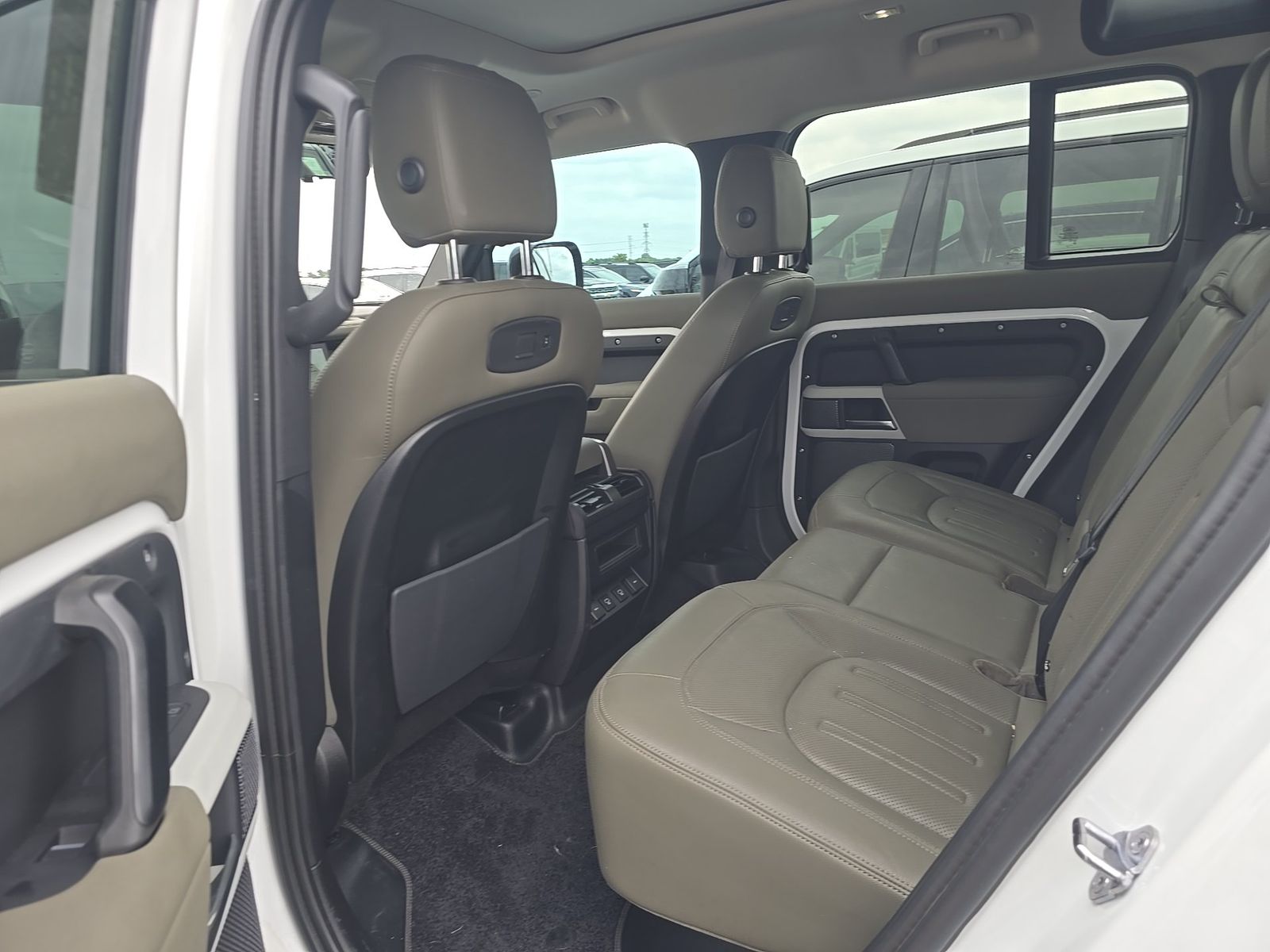 2021 Land Rover Defender 110 SE AWD