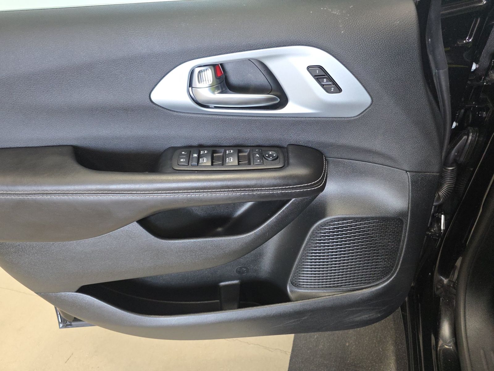 2026 Chrysler Pacifica Limited FWD