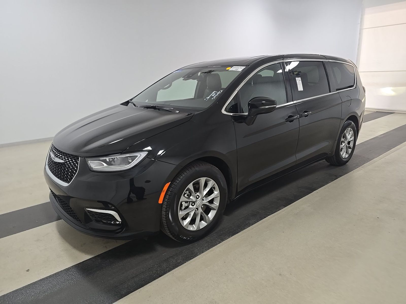 2026 Chrysler Pacifica Limited FWD