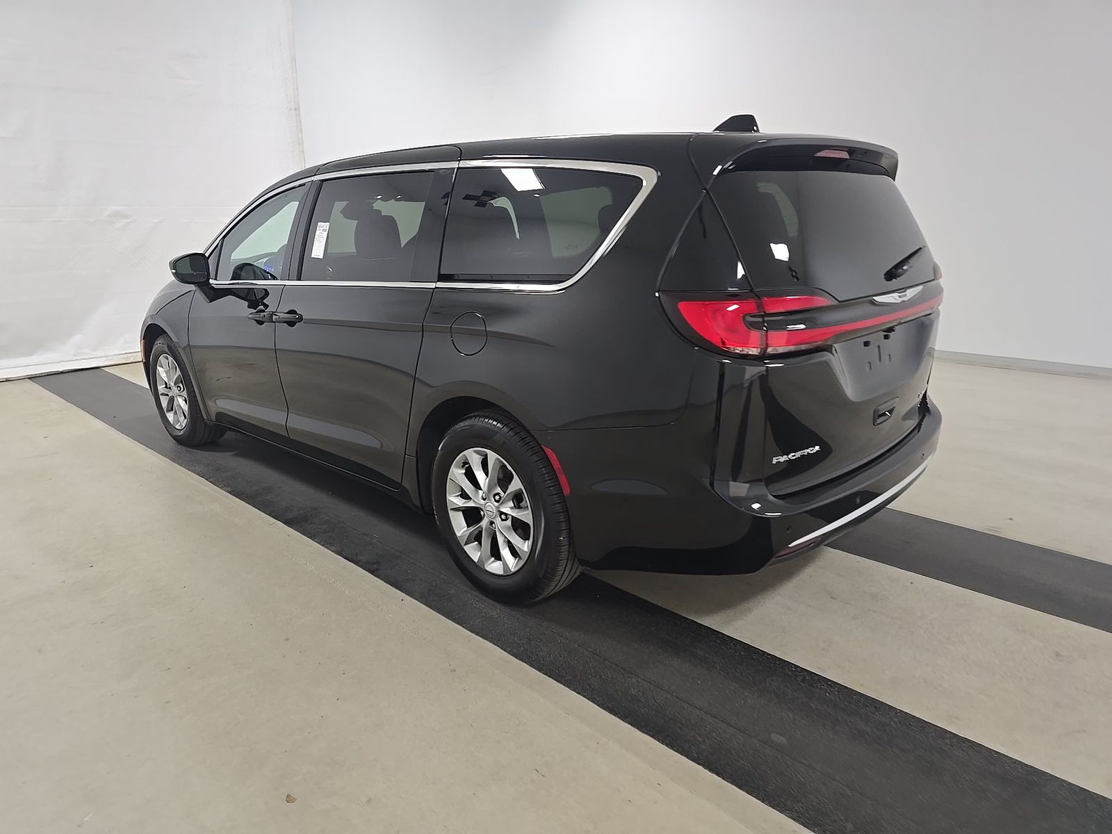 2026 Chrysler Pacifica Limited FWD