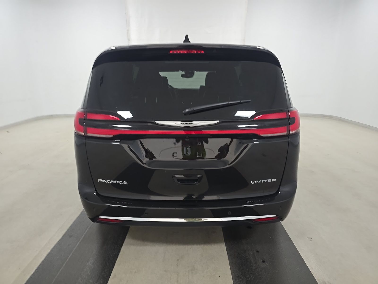 2026 Chrysler Pacifica Limited FWD