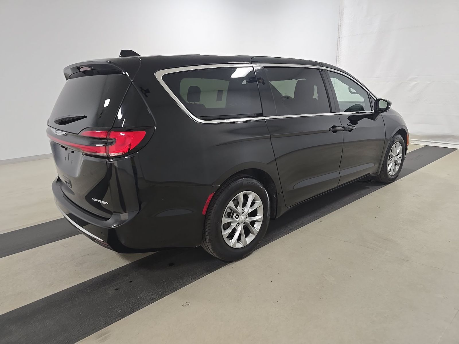 2026 Chrysler Pacifica Limited FWD