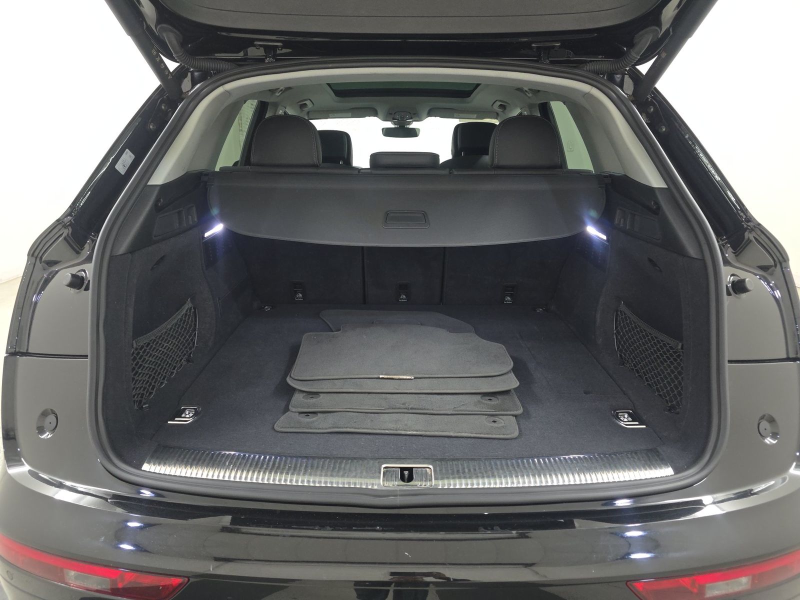 2024 Audi Q5 e Plug-In Hybrid S line Premium AWD