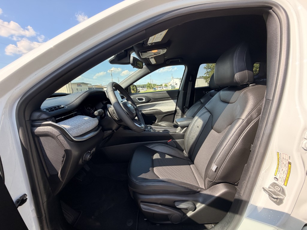 2025 Jeep Compass Latitude AWD