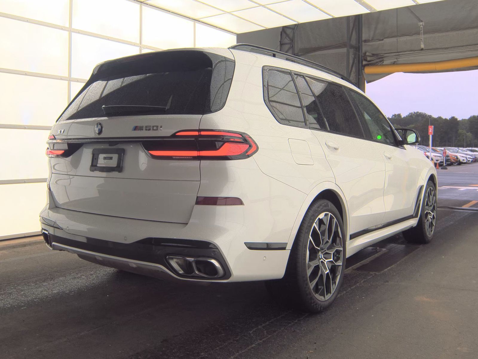 2025 BMW X7 M60i AWD