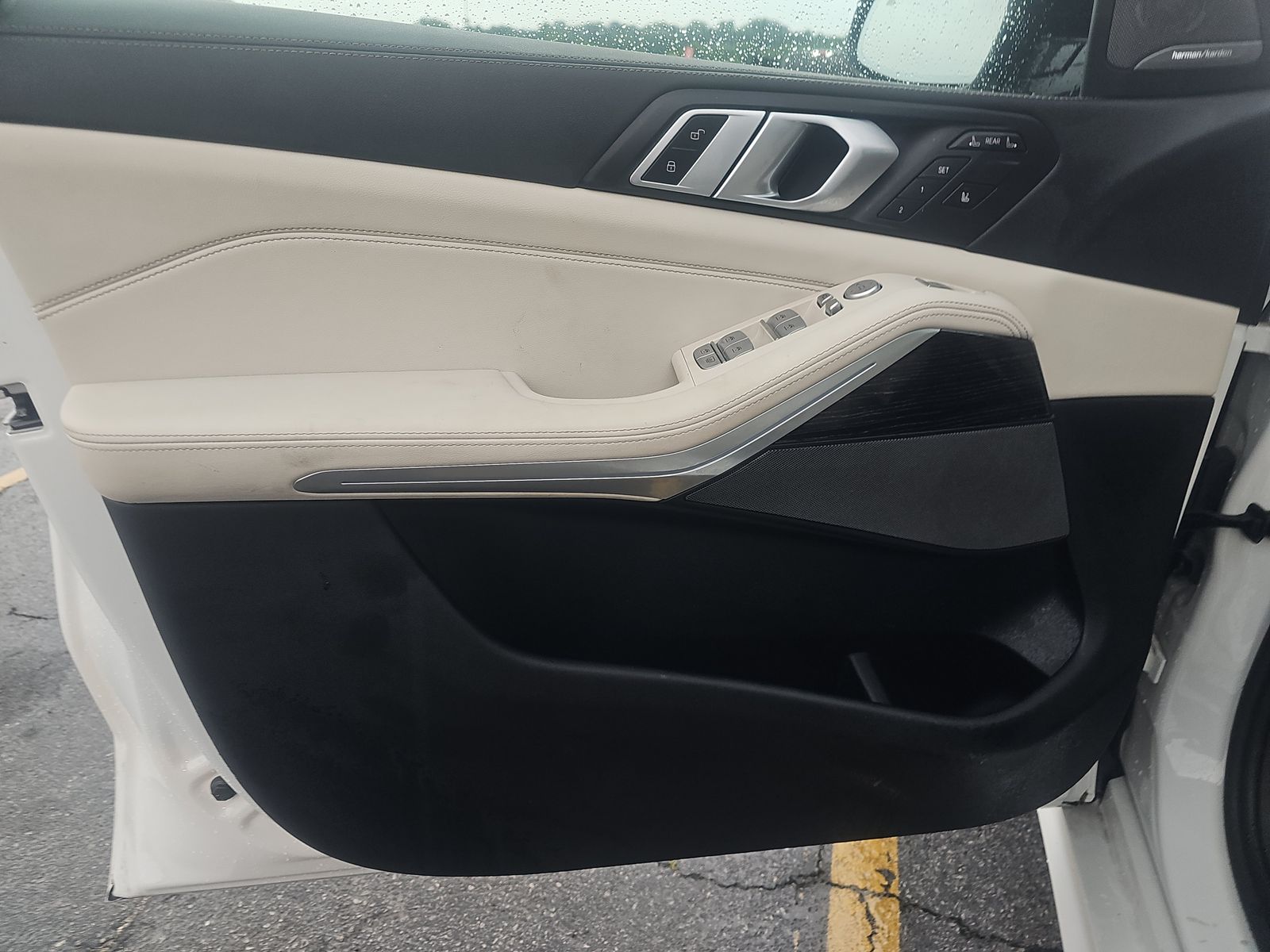 2025 BMW X7 M60i AWD