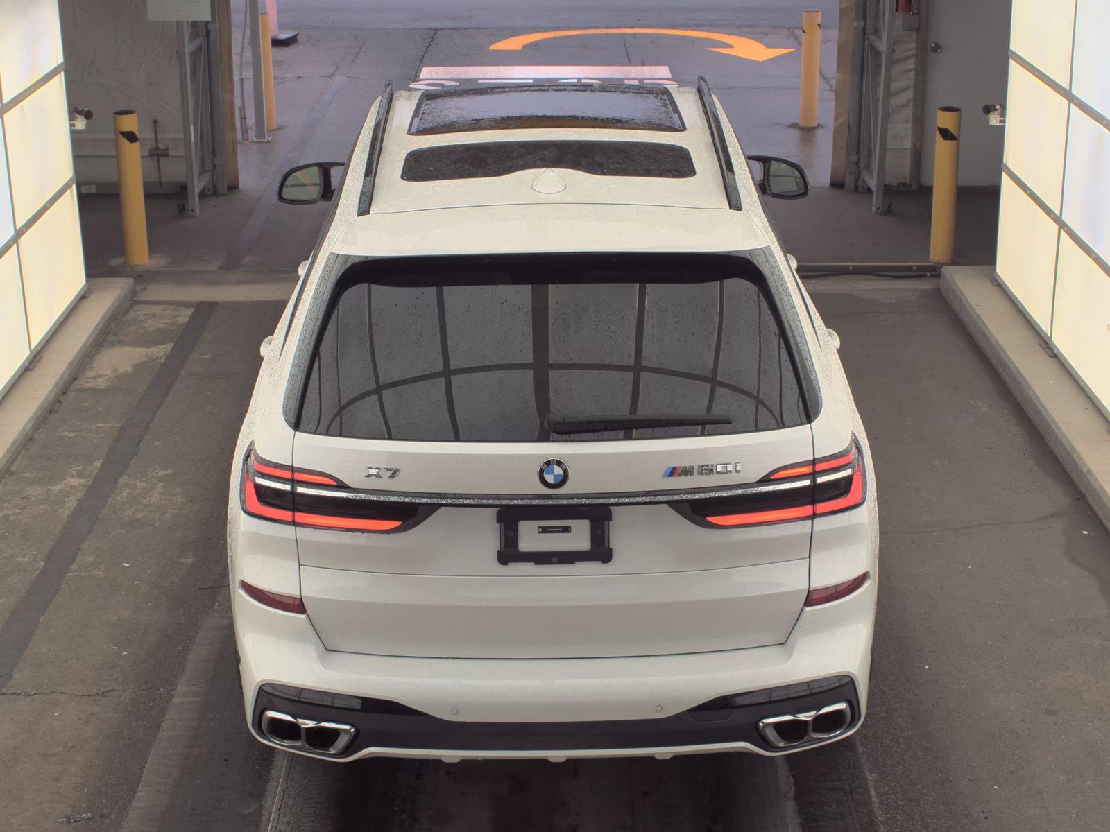 2025 BMW X7 M60i AWD