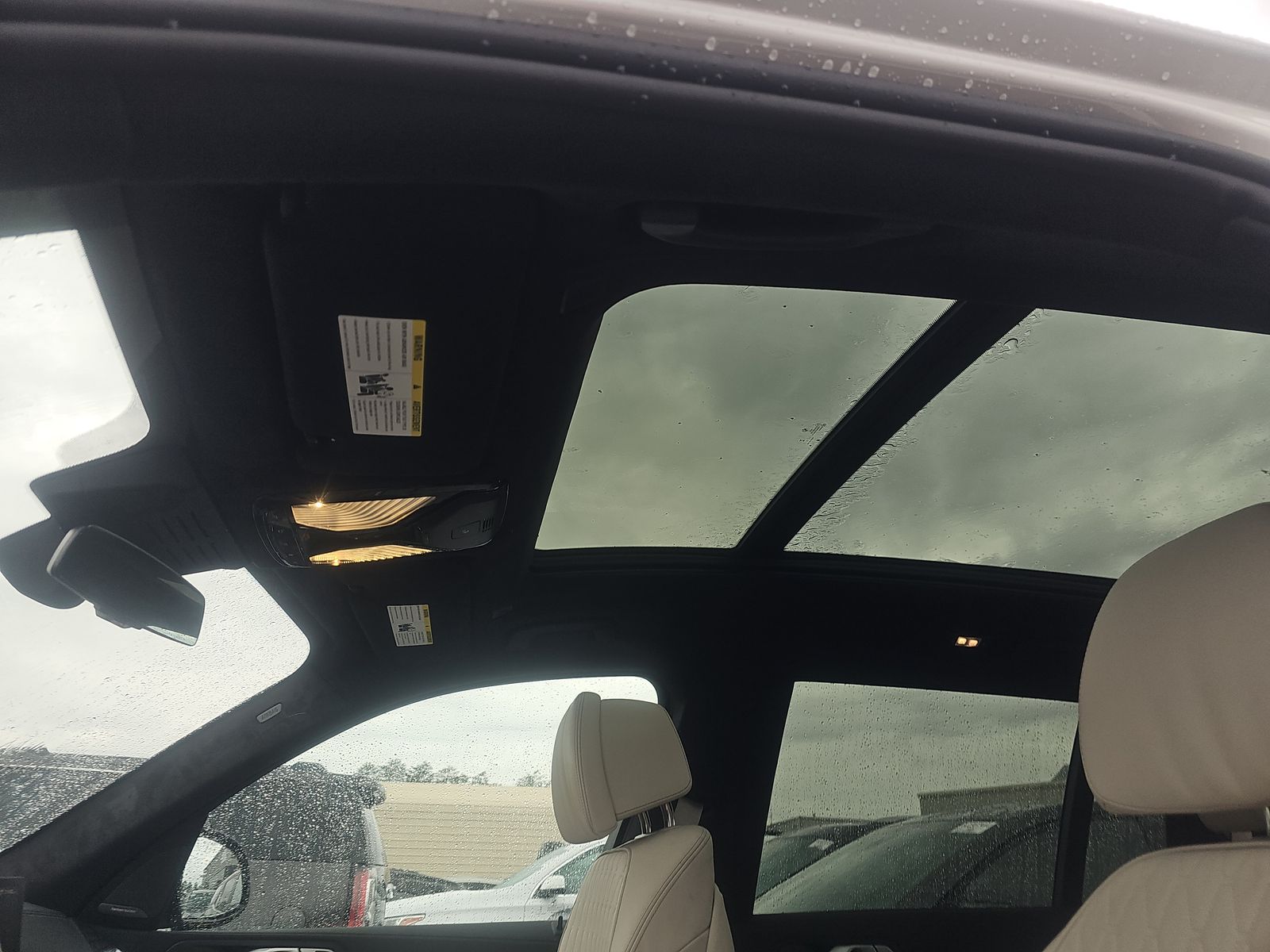 2025 BMW X7 M60i AWD