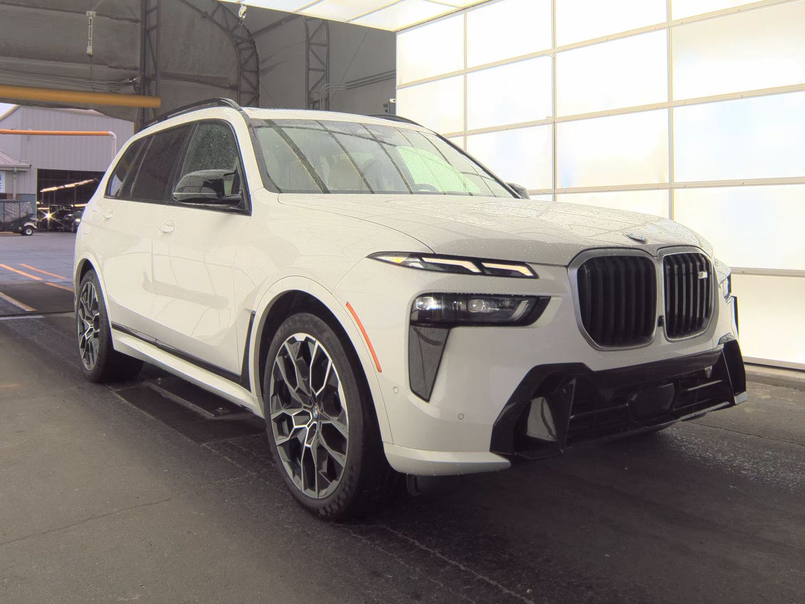 2025 BMW X7 M60i AWD