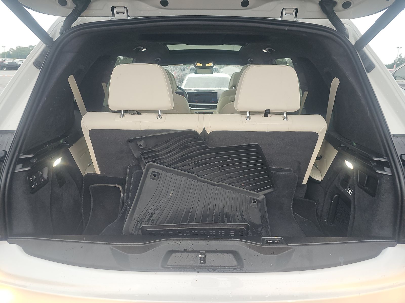 2025 BMW X7 M60i AWD
