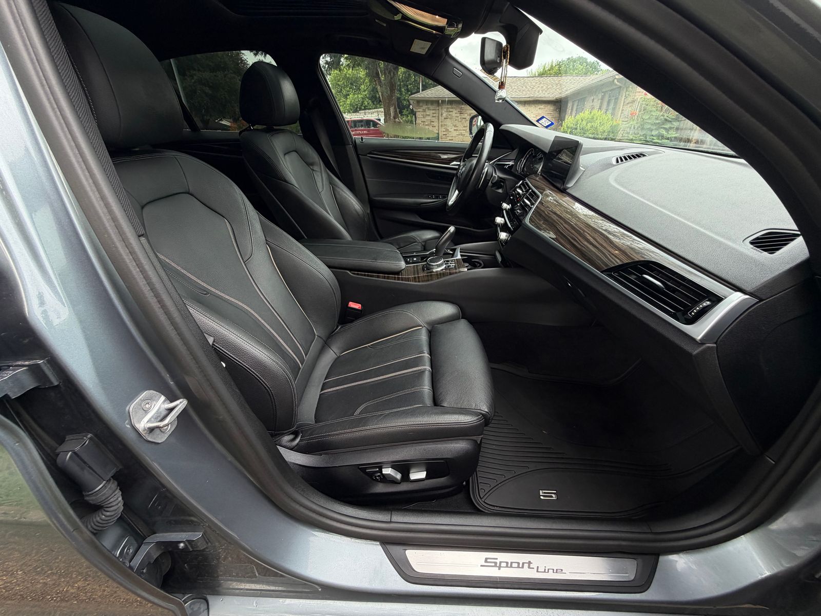 2017 BMW 5 Series 540i RWD