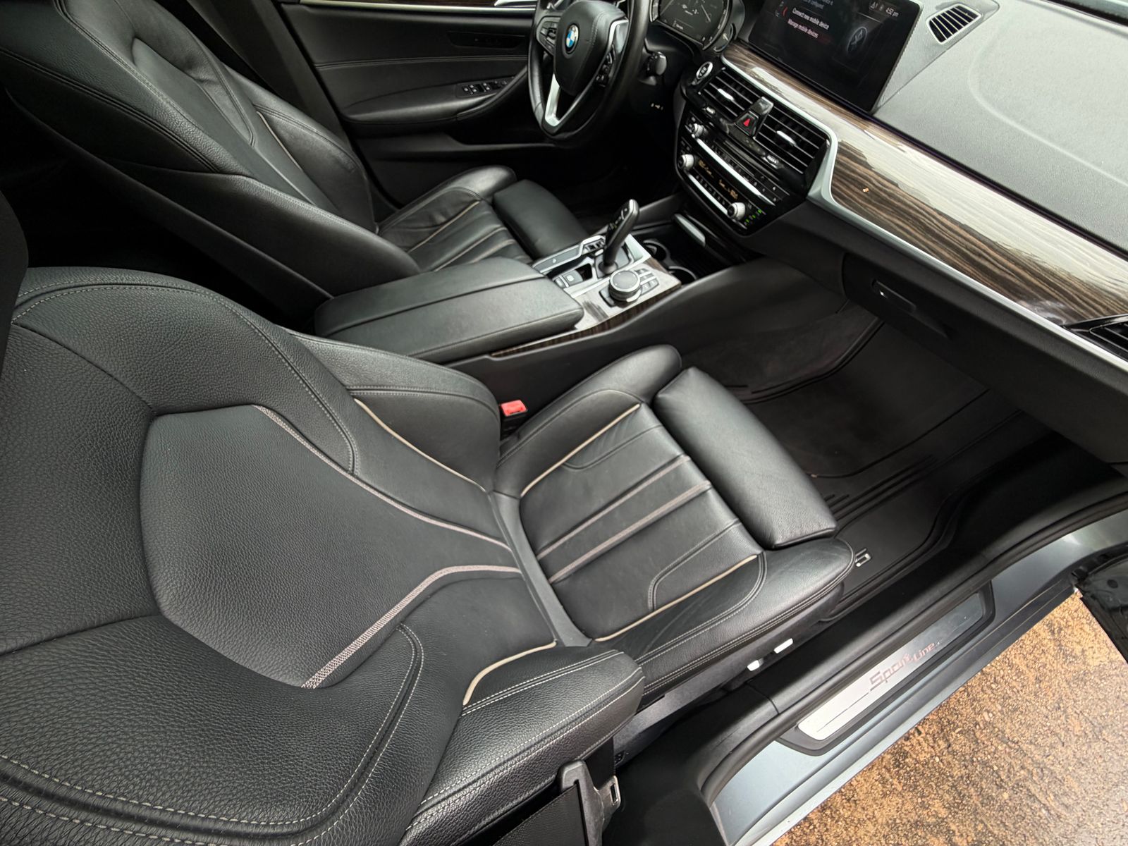 2017 BMW 5 Series 540i RWD