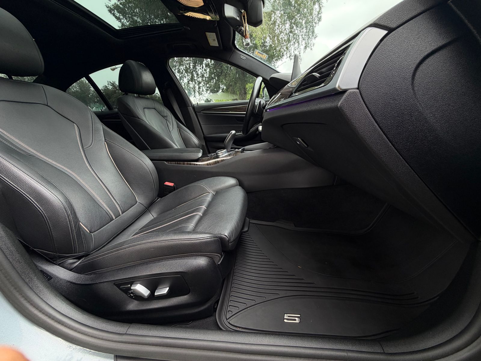 2017 BMW 5 Series 540i RWD