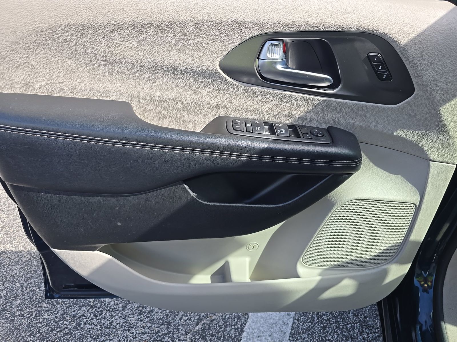 2023 Chrysler Pacifica Touring L FWD