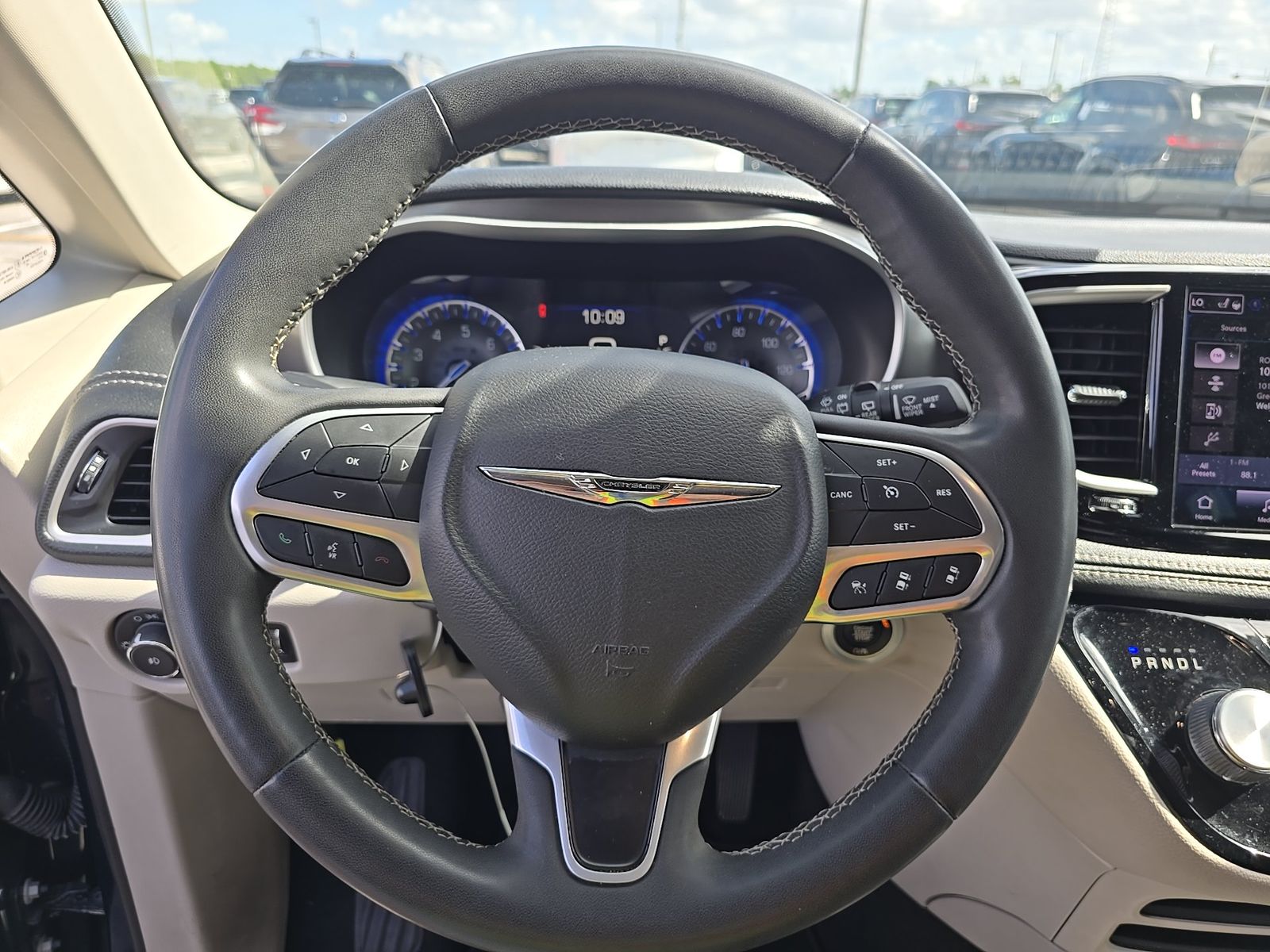 2023 Chrysler Pacifica Touring L FWD
