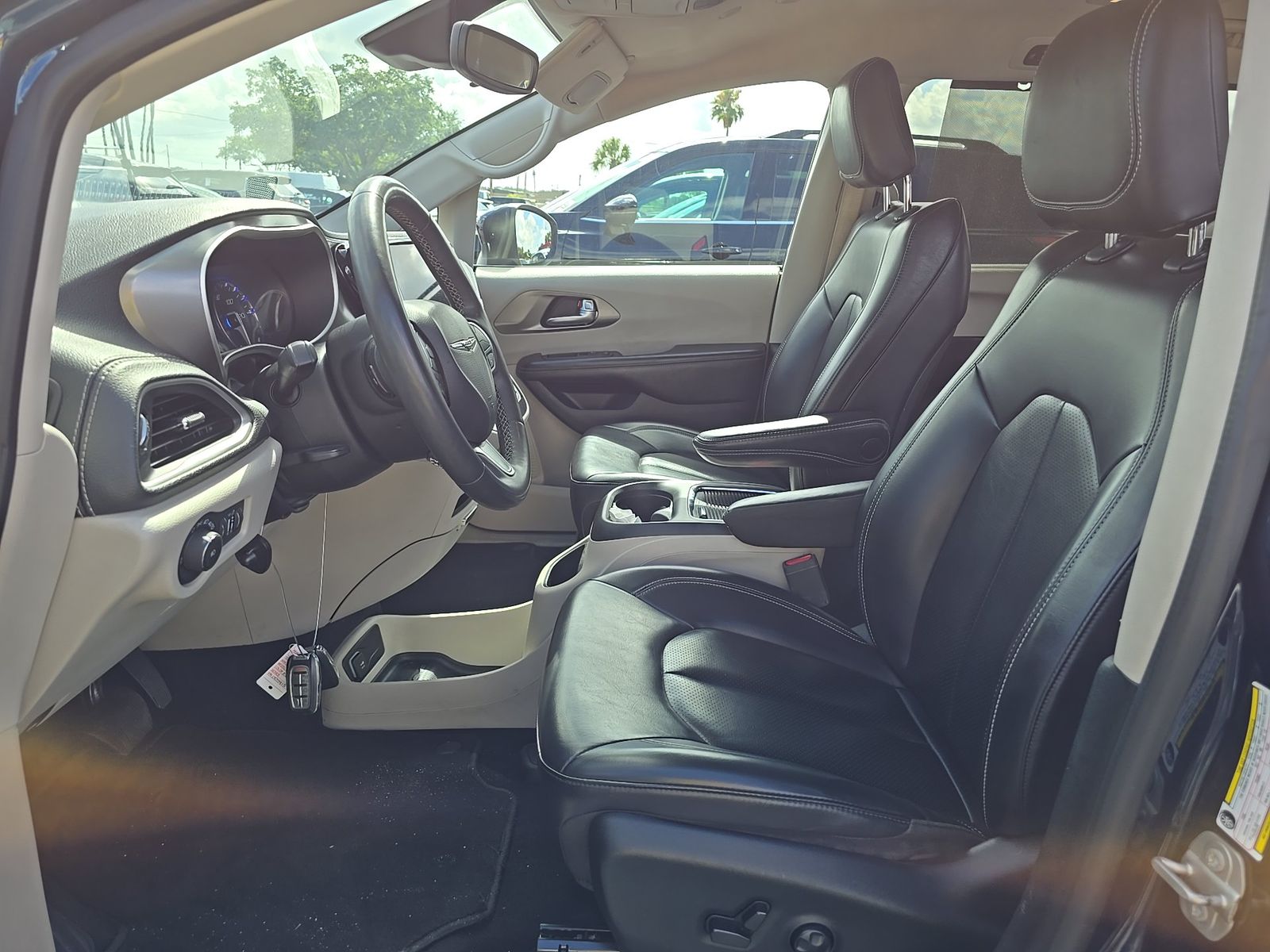 2023 Chrysler Pacifica Touring L FWD
