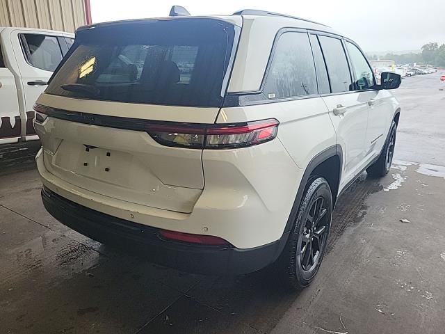 2024 Jeep Grand Cherokee Altitude RWD