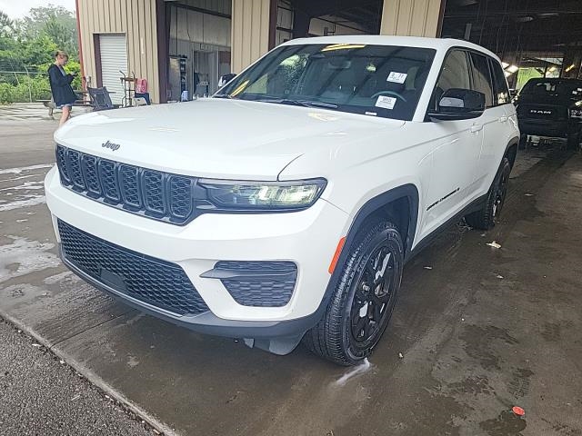 2024 Jeep Grand Cherokee Altitude RWD