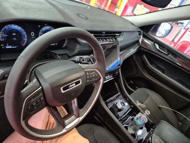 2023 Jeep Grand Cherokee L Laredo AWD