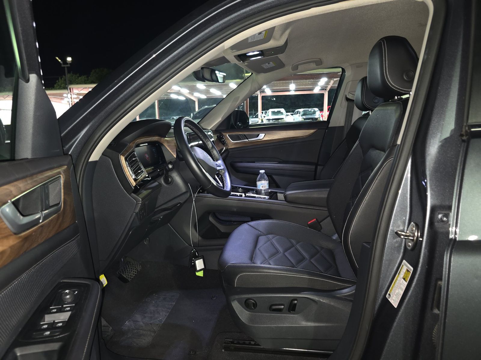 2025 Volkswagen Atlas 2.0T SE FWD