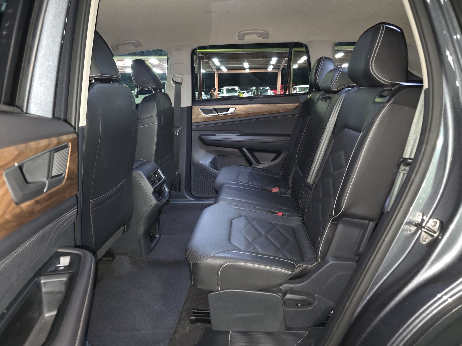 2025 Volkswagen Atlas 2.0T SE FWD