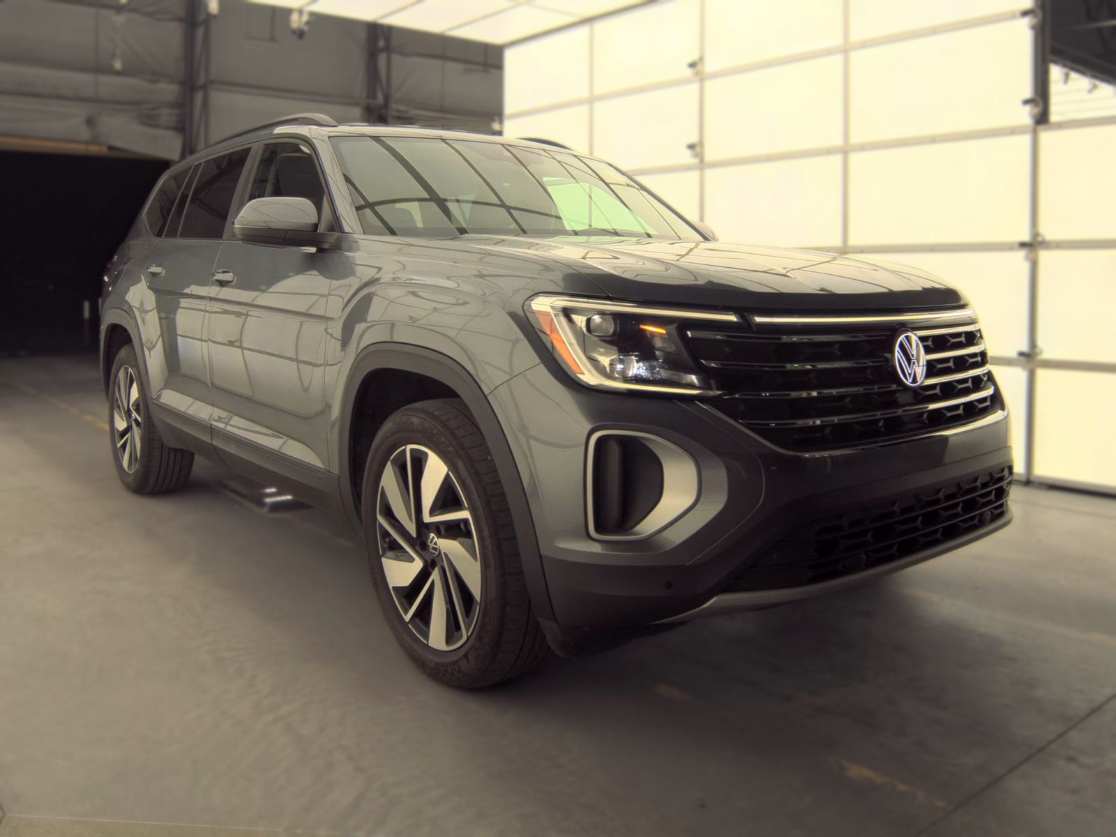 2025 Volkswagen Atlas 2.0T SE FWD