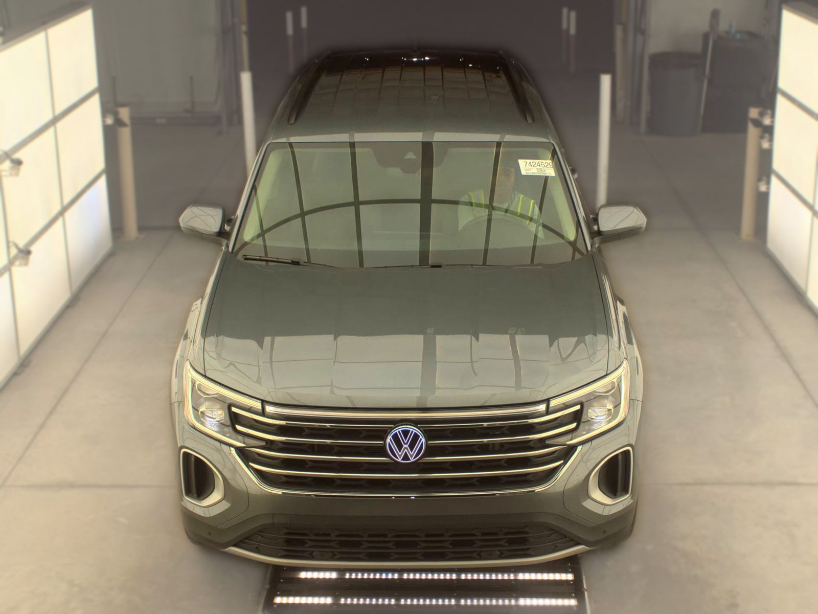 2025 Volkswagen Atlas 2.0T SE FWD
