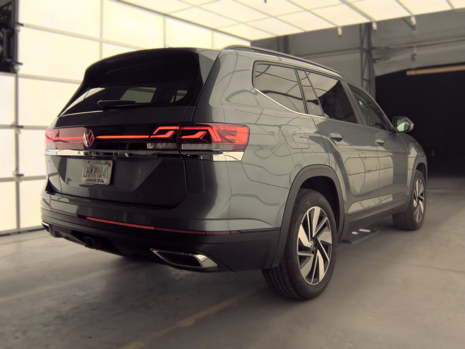 2025 Volkswagen Atlas 2.0T SE FWD