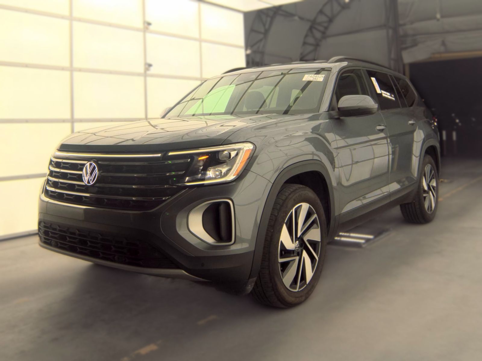 2025 Volkswagen Atlas 2.0T SE FWD