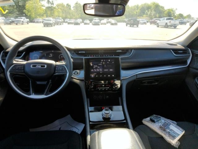 2023 Jeep Grand Cherokee L Laredo AWD
