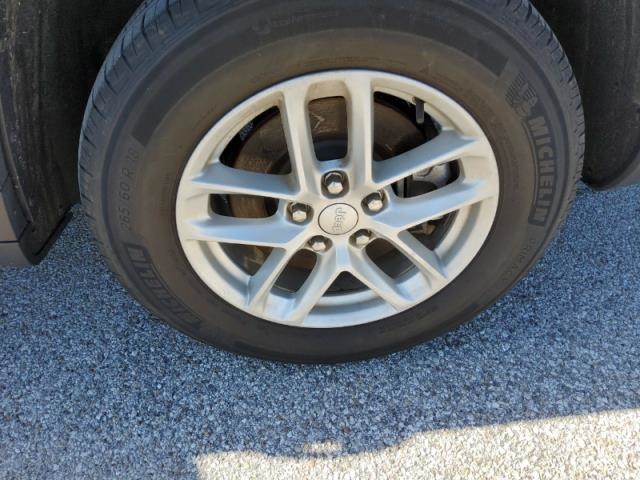 2023 Jeep Grand Cherokee L Laredo AWD