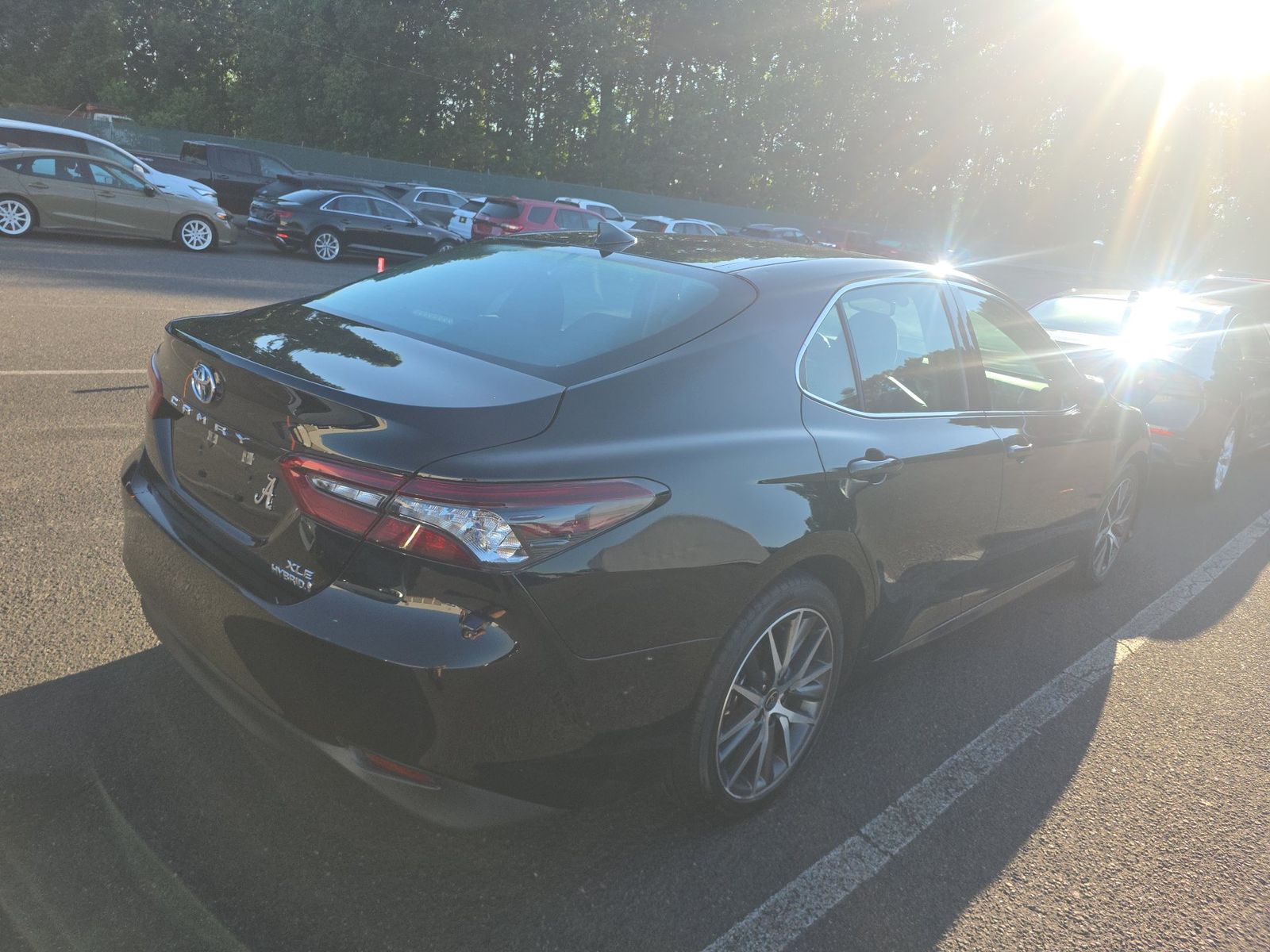 2022 Toyota Camry Hybrid XLE FWD