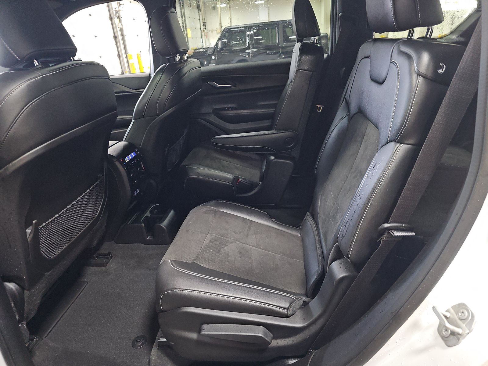 2023 Jeep Grand Cherokee L Altitude AWD