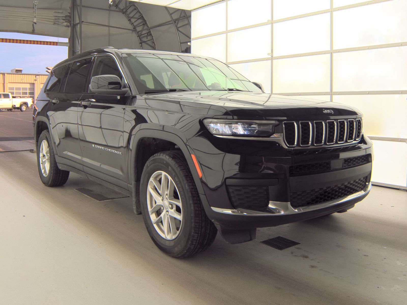 2023 Jeep Grand Cherokee L Laredo AWD