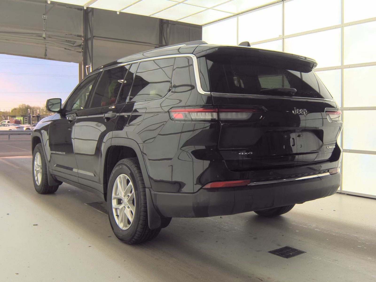 2023 Jeep Grand Cherokee L Laredo AWD